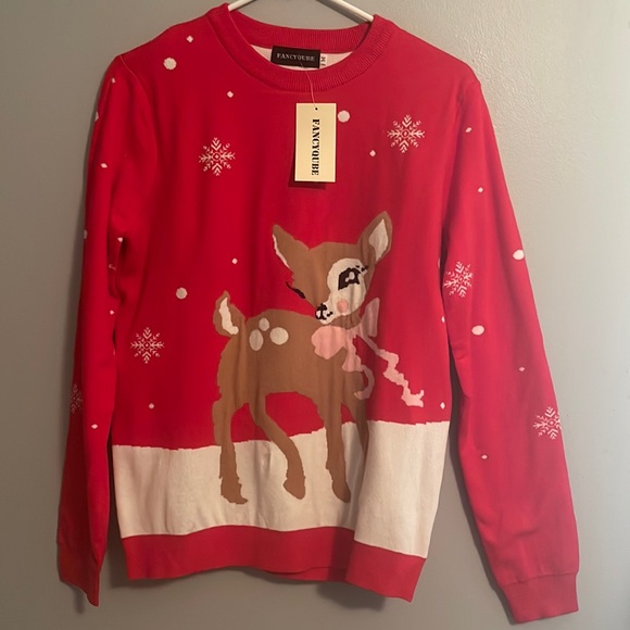 Christmas Sweater Size Medium - Picture 1 of 2